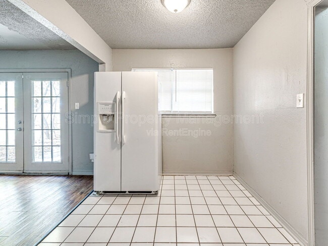 Building Photo - 601 N Wisconsin Ave