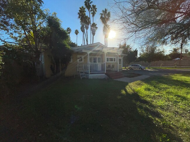 Building Photo - BEAUTIFUL CRAFTSMAN HOME IN SPRING VALLEY