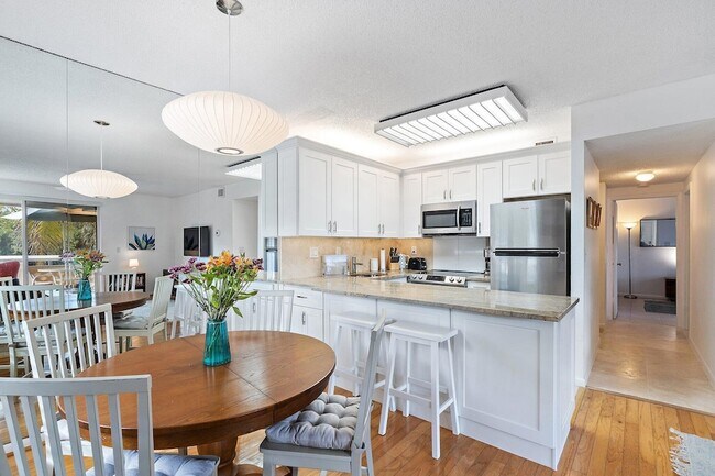 Building Photo - 353 S US Hwy 1