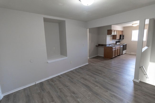 Building Photo - 319 West Blvd N