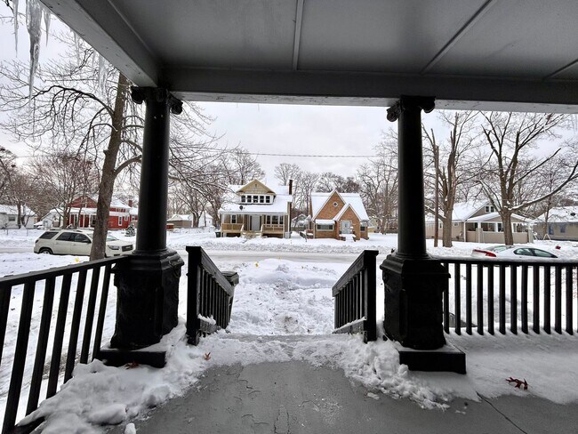 Building Photo - 1471 Hoyt St