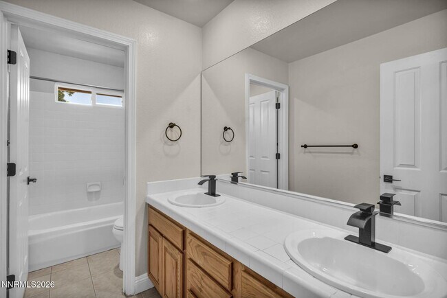 Building Photo - 6490 Brookview Cir