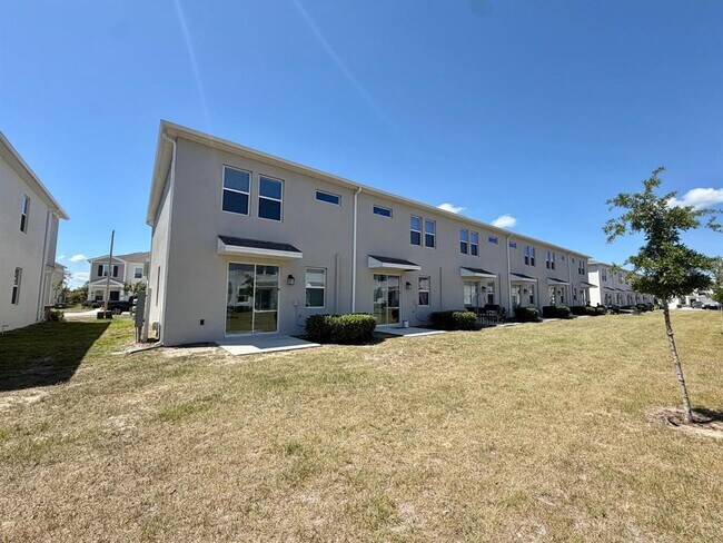 Building Photo - 3302 Laurent Lp