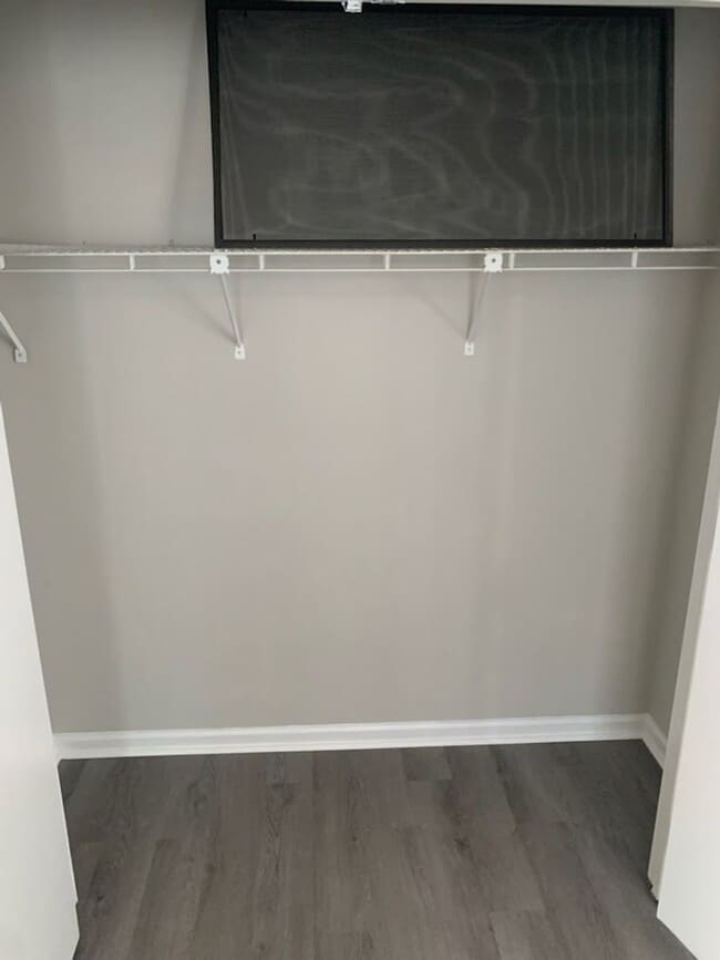 Building Photo - This charming 3-bed, 2.5-bath townhome is available for rent.