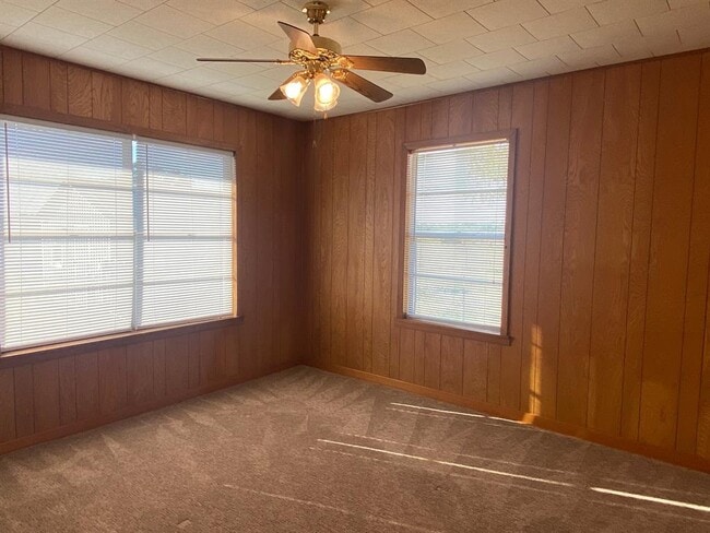 Building Photo - 500 Greasy Bend Rd