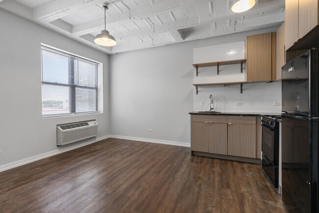 Building Photo - 5718 N Winthrop Ave