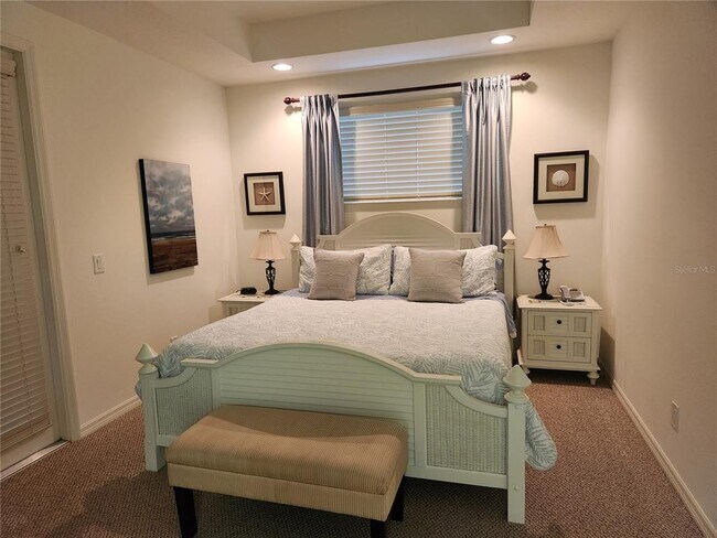 Building Photo - 8119 Villa Grande Ct