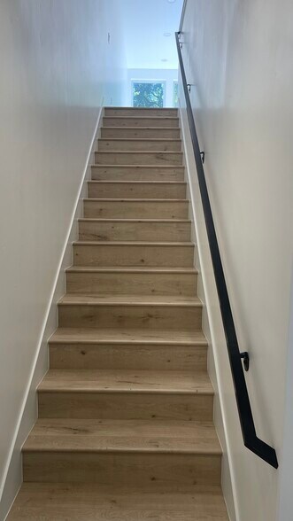 Building Photo - 1012 Uptown Aly