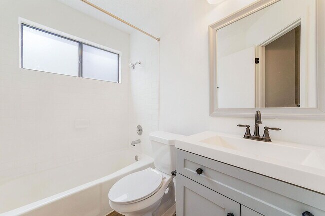 Building Photo - 2014 Balsam Way