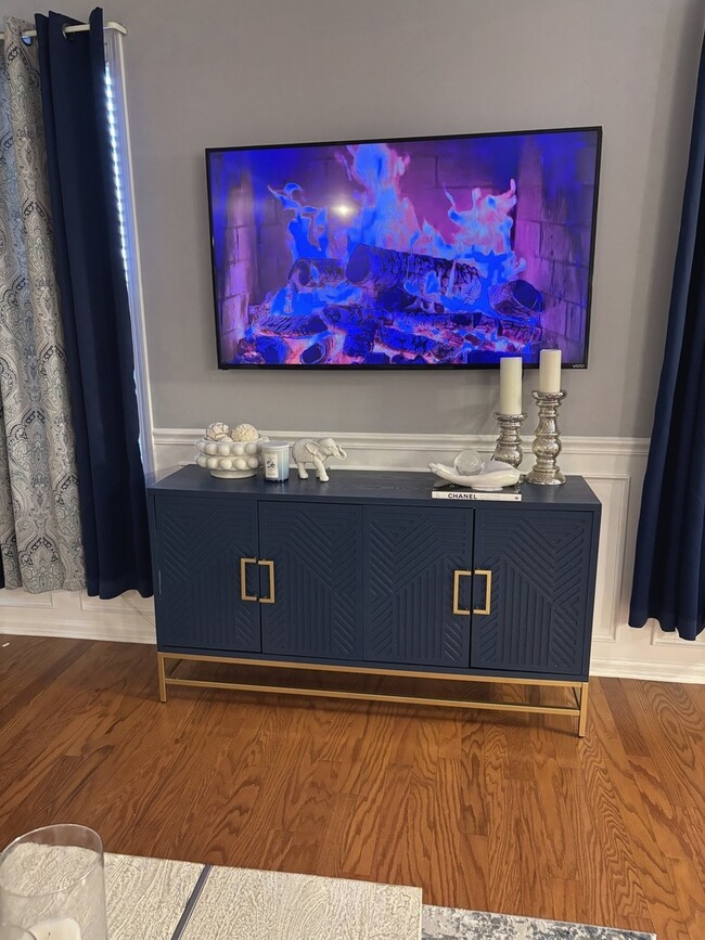 Building Photo - 549 Springbrook Trail N