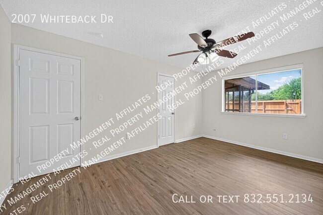 Building Photo - 2007 Whiteback Dr