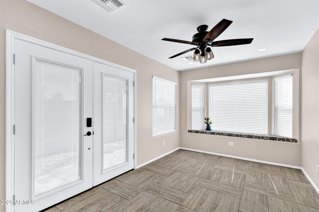 Building Photo - 4374 S Mariposa Dr