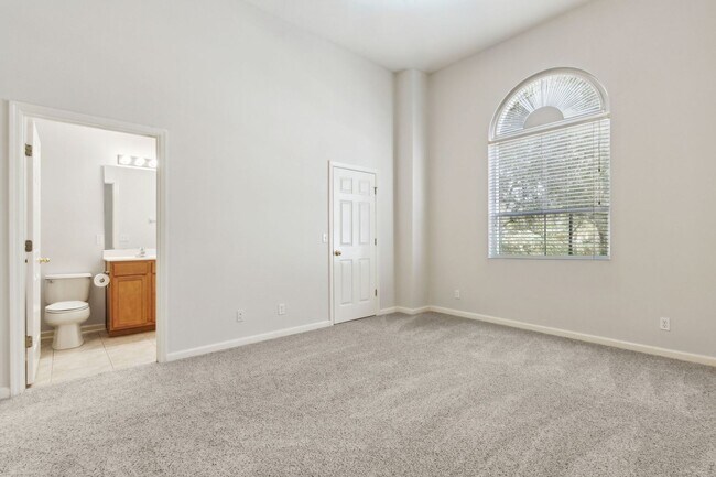 Building Photo - VICTORIA PARK TOWNHOUSE DEED RESTRICTED AREA WITH MANY AMENITIES AVAILABLE NOW