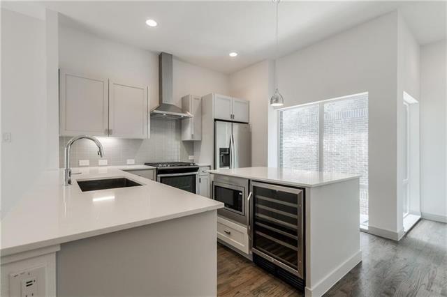 Building Photo - 2290 N Fitzhugh Ave