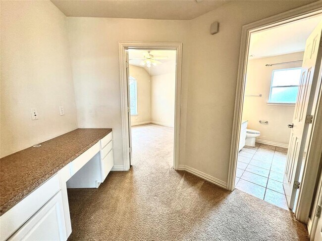 Building Photo - 26223 Longmont Park Ln