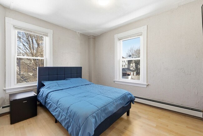 Building Photo - 21 John St