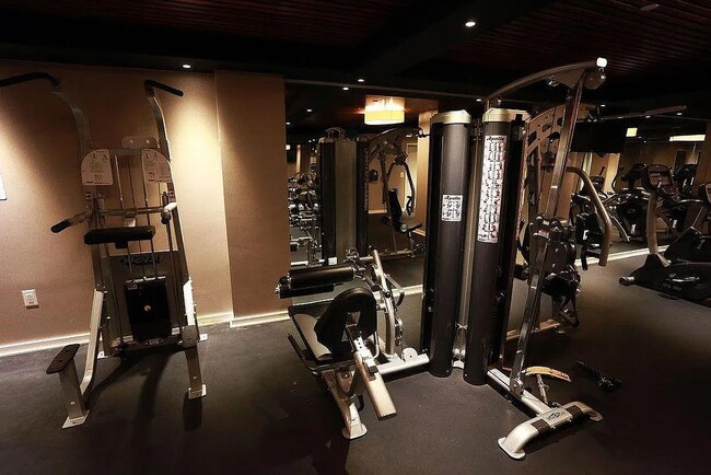 Building Photo - 1215 Astoria