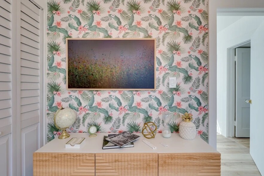 Building Photo - 1320 SW 11th St