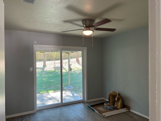 Building Photo - 2917-2917 Bernice Dr