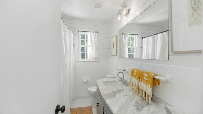 Building Photo - 4959 Parkside Dr