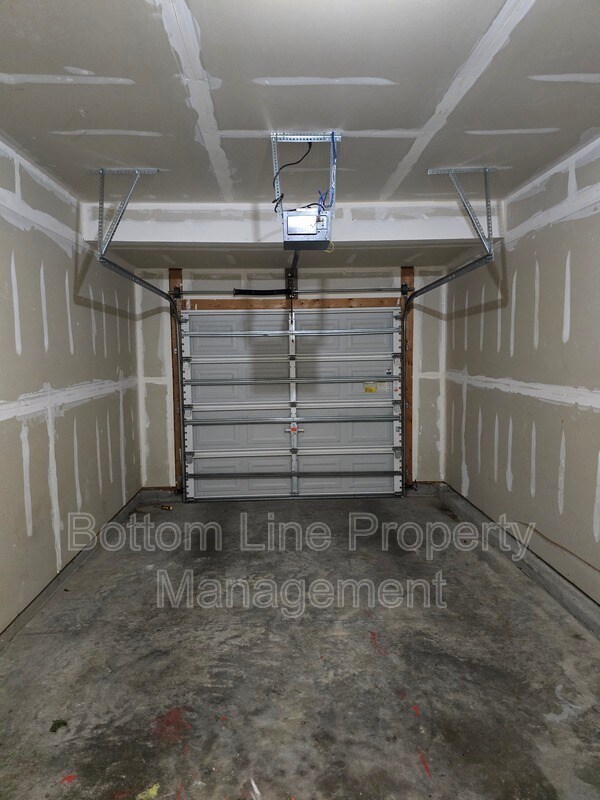 Building Photo - 8630 Carolina Lily Ln