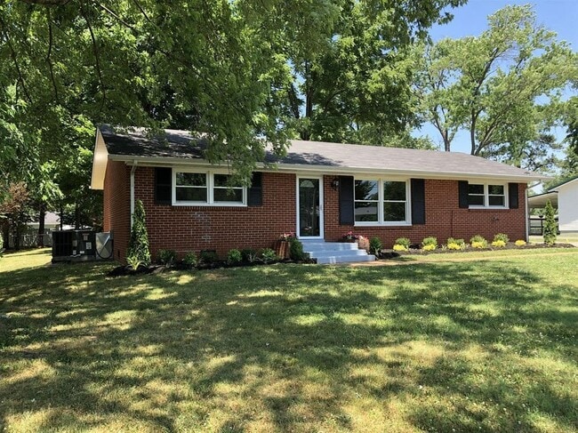 Building Photo - AVAILABLE JULY 15TH.  3 BEDROOM 1 1/2 BATH...