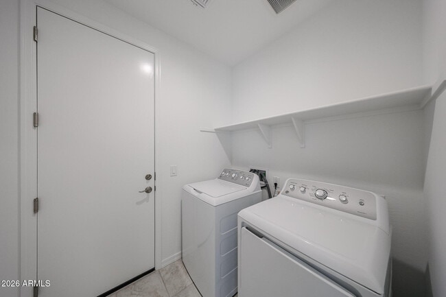 Building Photo - 14764 W Smoketree Dr