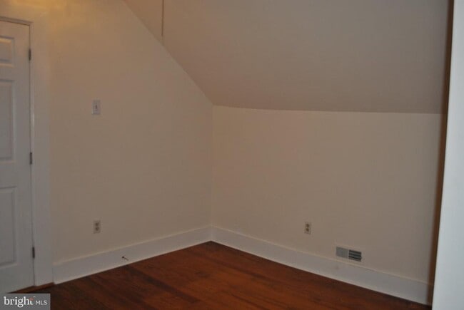 Building Photo - 8611 Anderson Ave