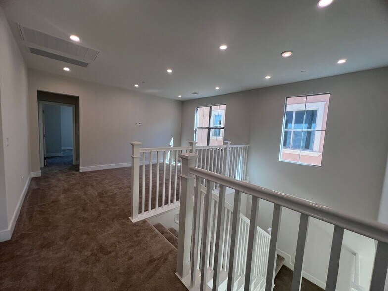 Building Photo - 128 Sugar Brush