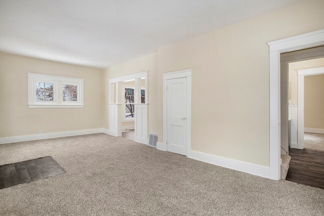 Building Photo - 195 Hubbard St