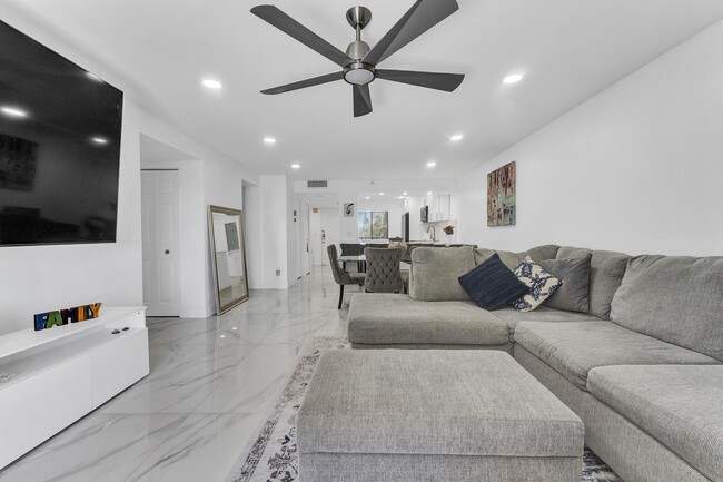 Building Photo - 14476 Amberly Ln