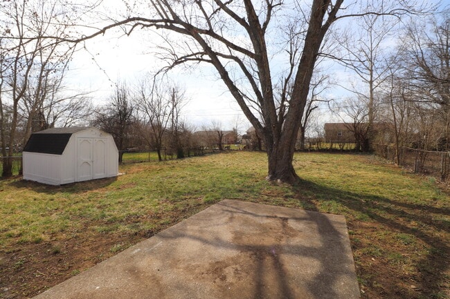 Building Photo - 521 Foxwood Dr