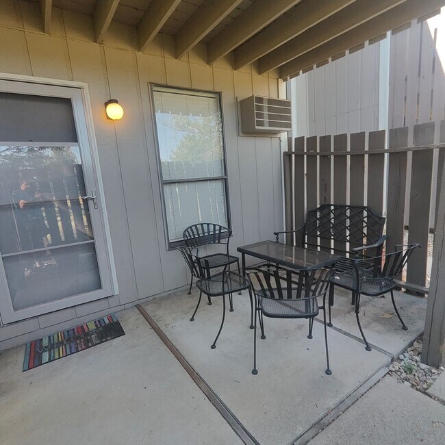 Building Photo - *ALL UTITLITIES INCLUDED* Spacious 1 Bedroom Condo for Rent in Niwot