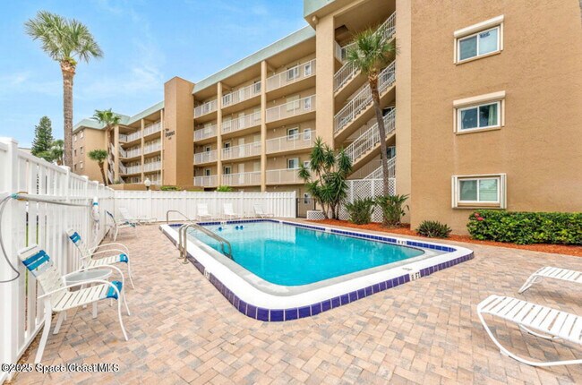 Building Photo - 1415 N Hwy A1A