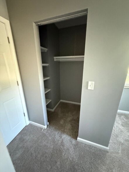 Building Photo - 1301 Lowland Ct