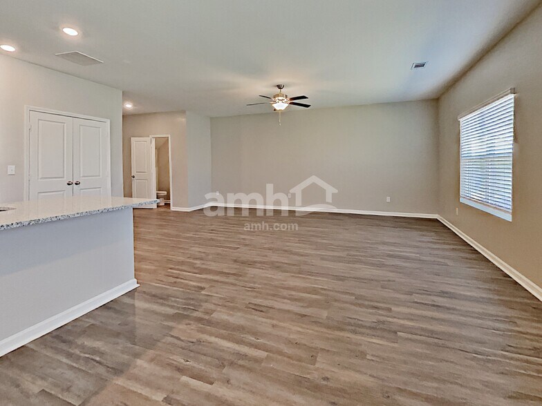 Building Photo - 3410 Ridge HillPkwy
