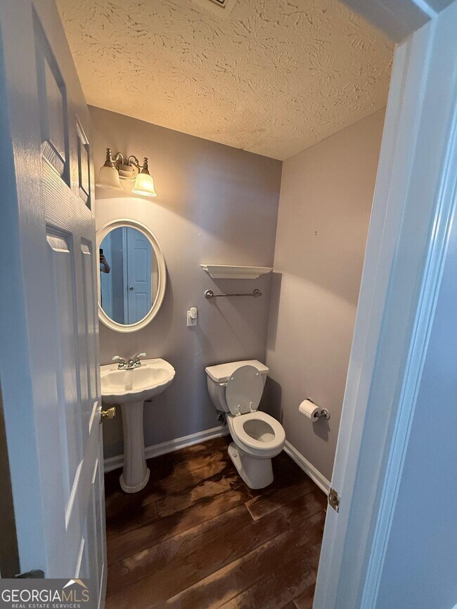 Building Photo - 3123 Rockview Dr