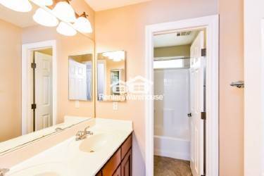 Building Photo - Your perfect 3-bedroom, 2.5-bath home in H...