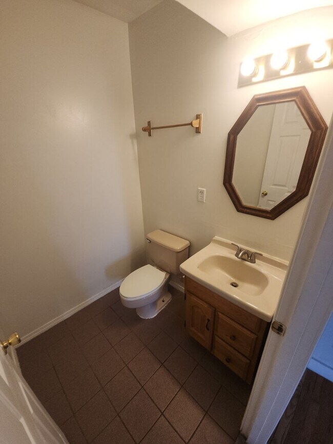 Building Photo - 111 Upton St