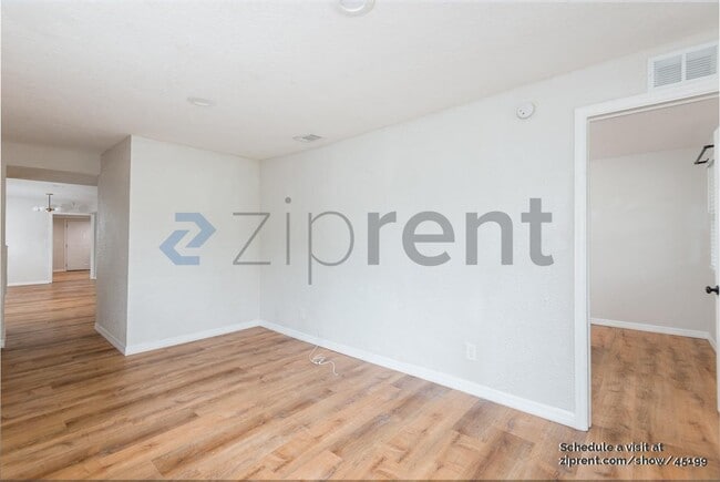 Building Photo - 909 E 28th Ave