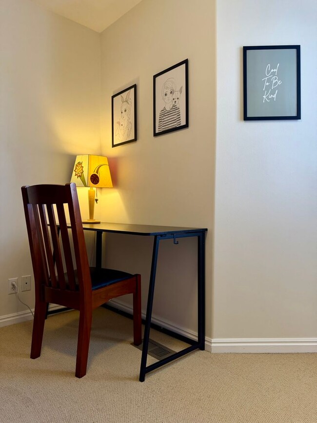 Building Photo - Townhouse within Walking Distance of Downtown Sugarhouse