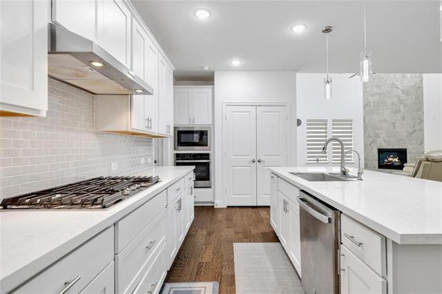 Building Photo - 1921 Bristol St