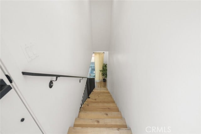 Building Photo - 119 S Coroando St
