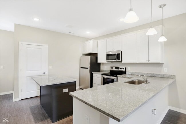 Building Photo - 1915 Chambers Dr