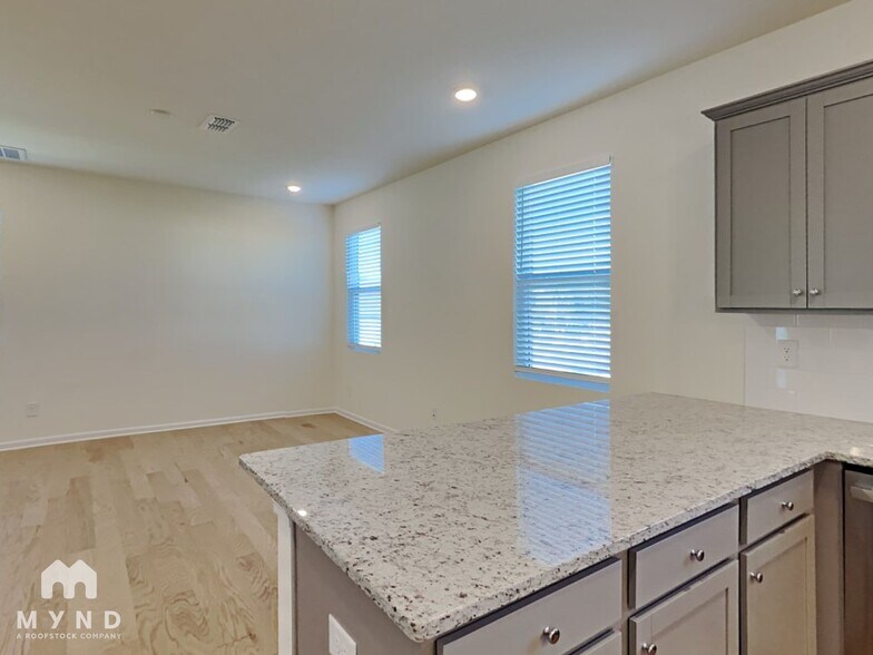 Building Photo - 1568 Banham Dr