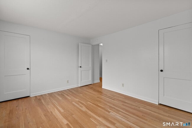 Building Photo - 52 Arnold Way