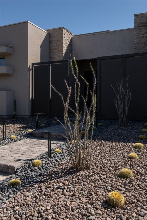 Building Photo - 1 Garden Shadow Ln