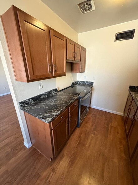 Building Photo - 1518 E Hedrick Dr