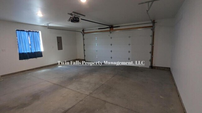 Building Photo - 1316 Kyla Ct