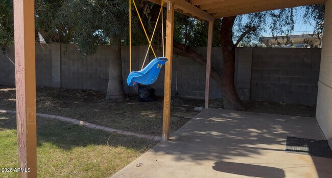 Building Photo - 6943 E Latham St